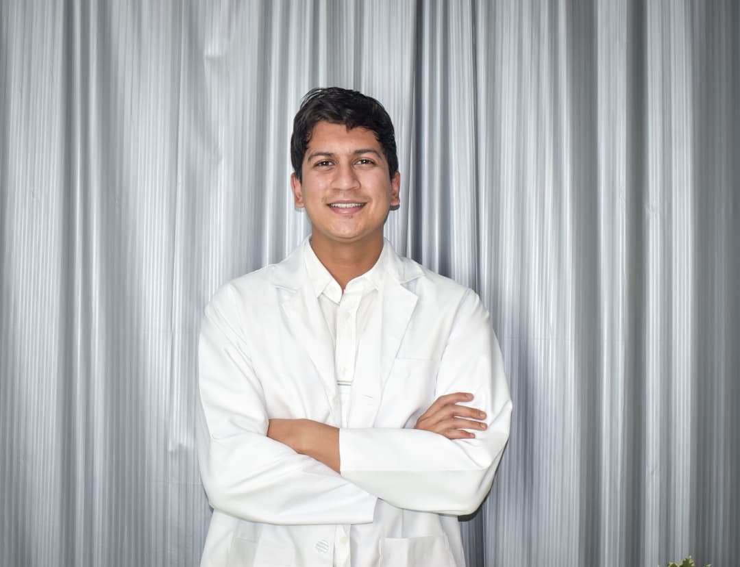 Dr. Vighnesh Kabra